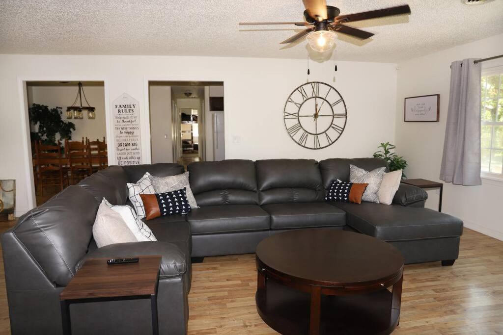 3 Bedroom Vacation Home Next To Silver Dollar City Branson Ngoại thất bức ảnh